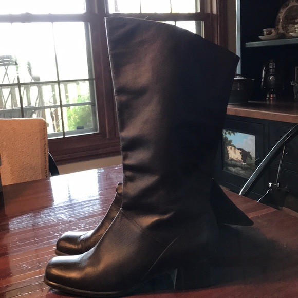 Boots - Picture 2 of 2
